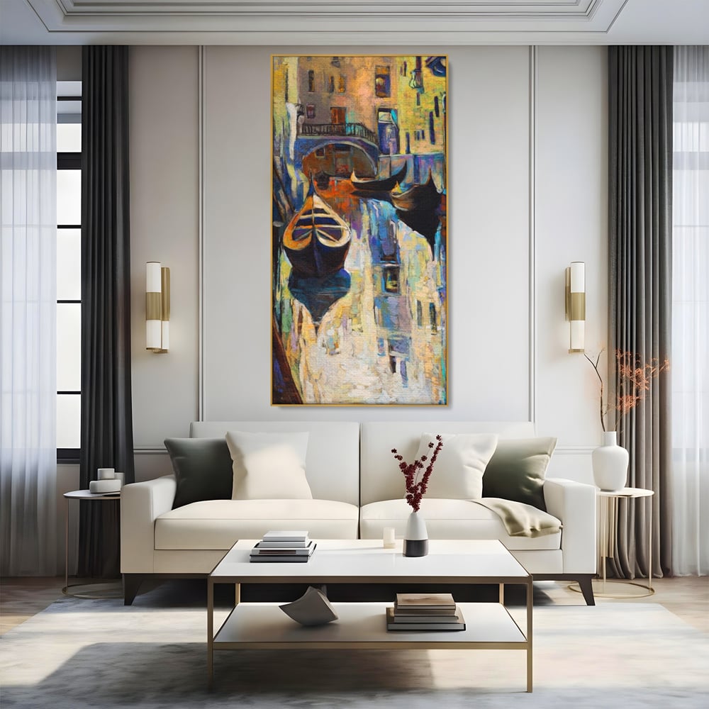 Tablou canvas cu pictura canvas cu gondole in venetia, in rama de aluminiu auriu, pe perete intr-un living